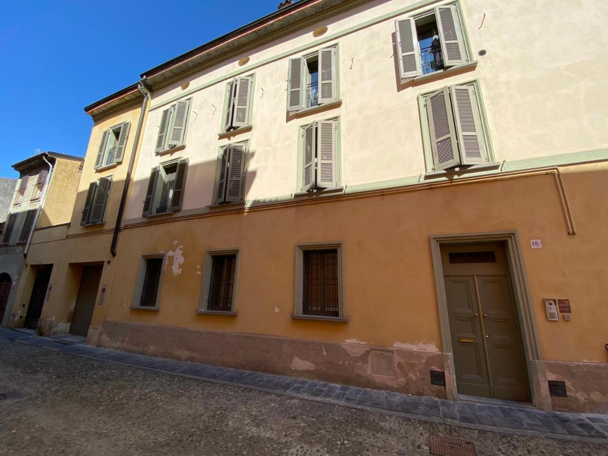 La Casa Di Amici Miei Apartment เกรโมนา ภายนอก รูปภาพ