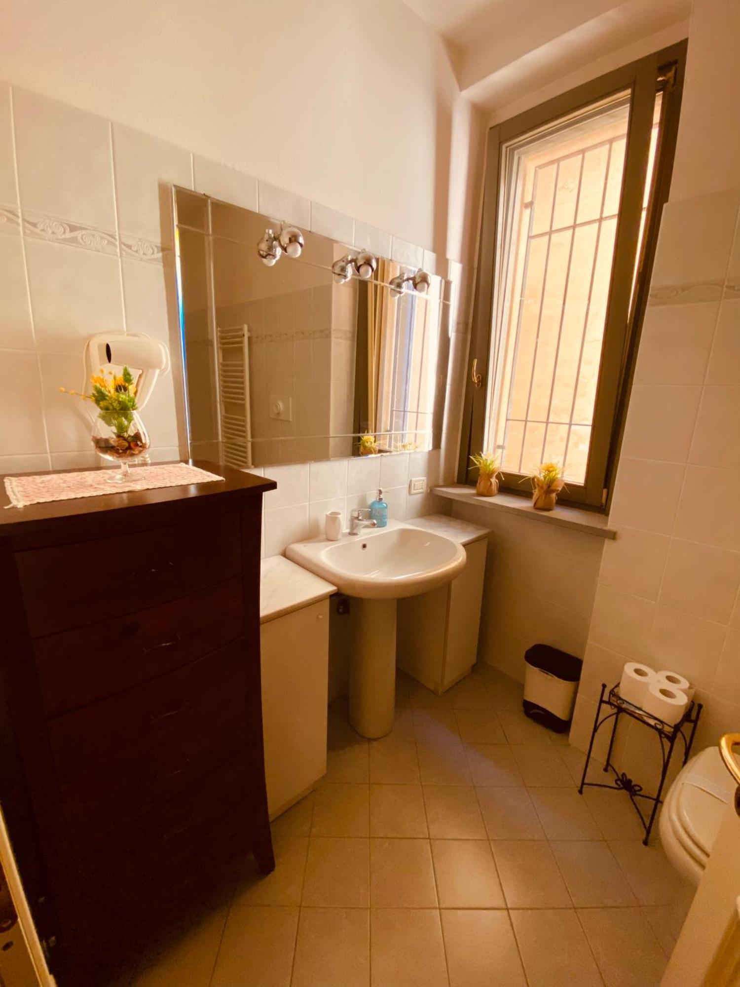 La Casa Di Amici Miei Apartment เกรโมนา ภายนอก รูปภาพ