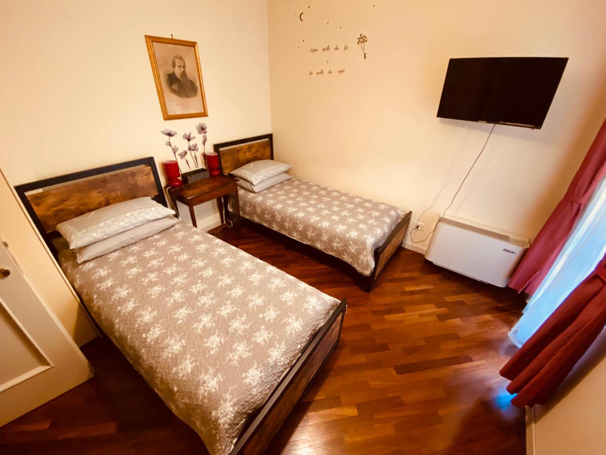 La Casa Di Amici Miei Apartment เกรโมนา ภายนอก รูปภาพ